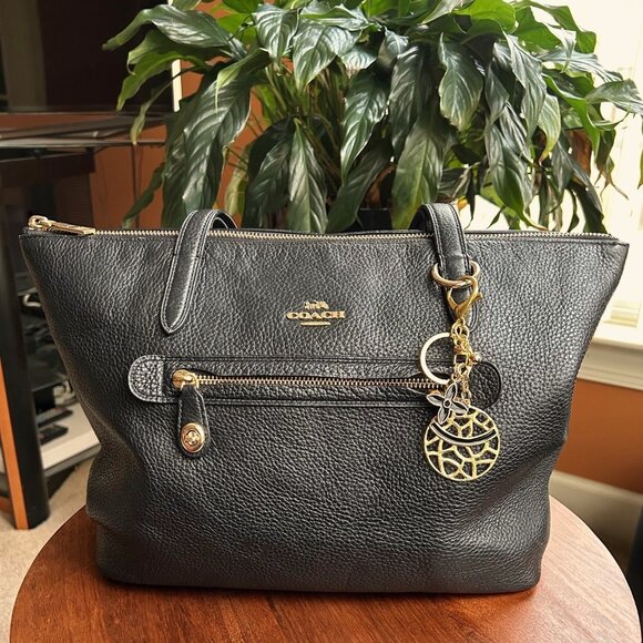 New GEO CLOVER Bag Charm Black Gold Tone - Picture 3 of 7